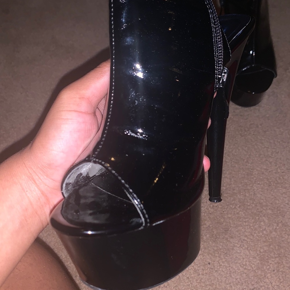 Heels - Picture 2 of 5